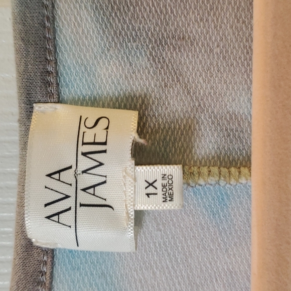 Ava and James plus Sweater - Picture 3 of 5